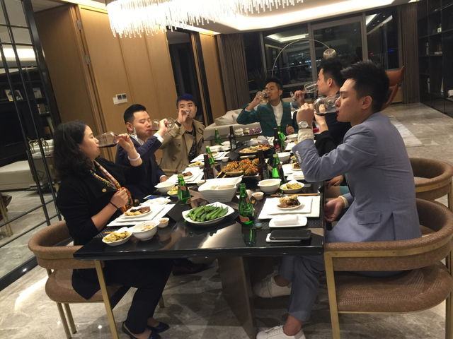 耄耋老人的忠告：饭局上有这3个习惯的人，不堪大用！别不信(图3)